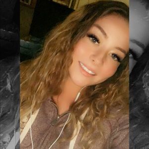 Meet your Posher, Michaela